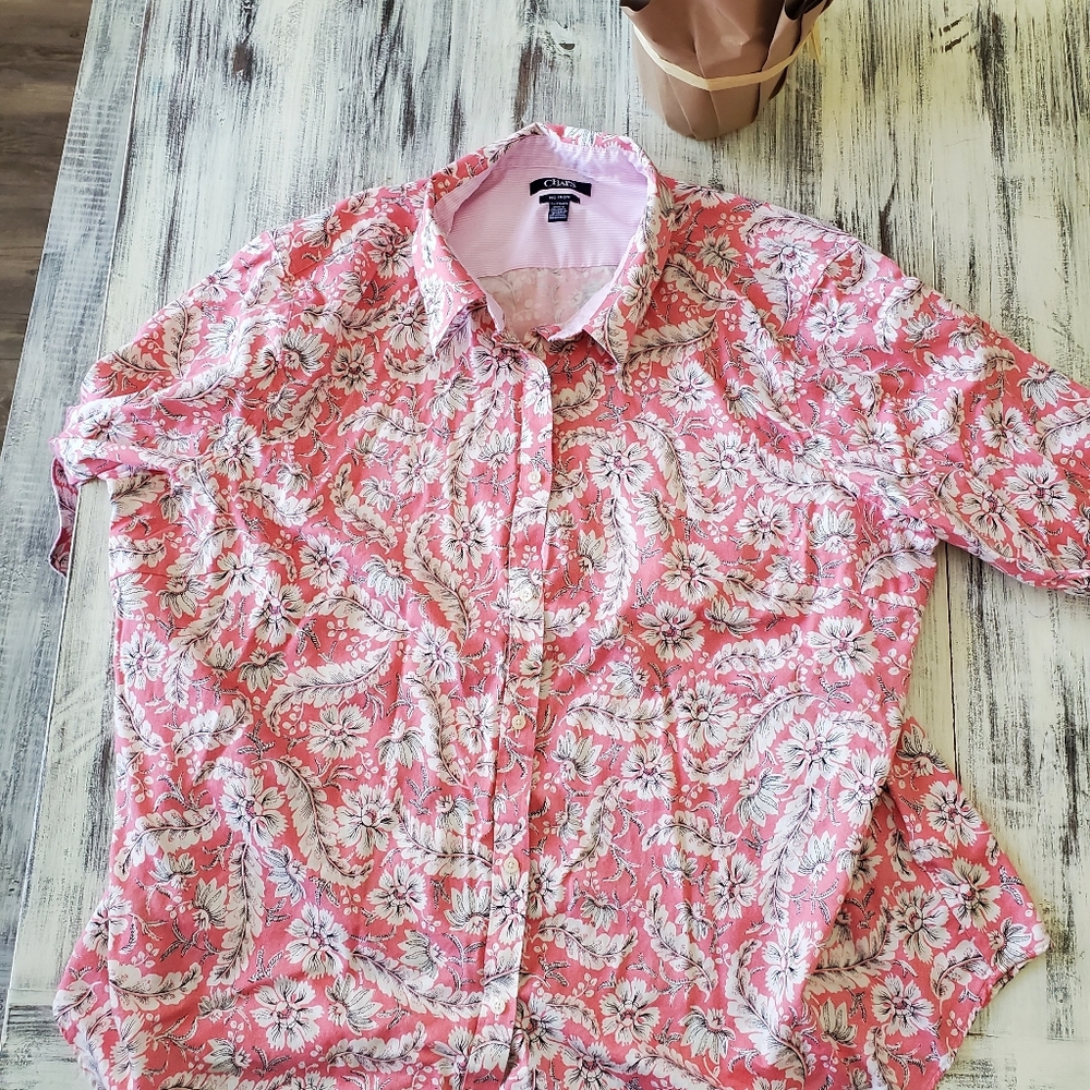 Hawaiian print button up
